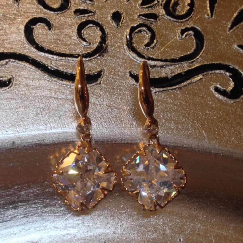Beautiful Rhinestone Earrings - Picture 2 of 4